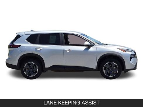 Used 2024 Nissan Rogue SV FWD image 6