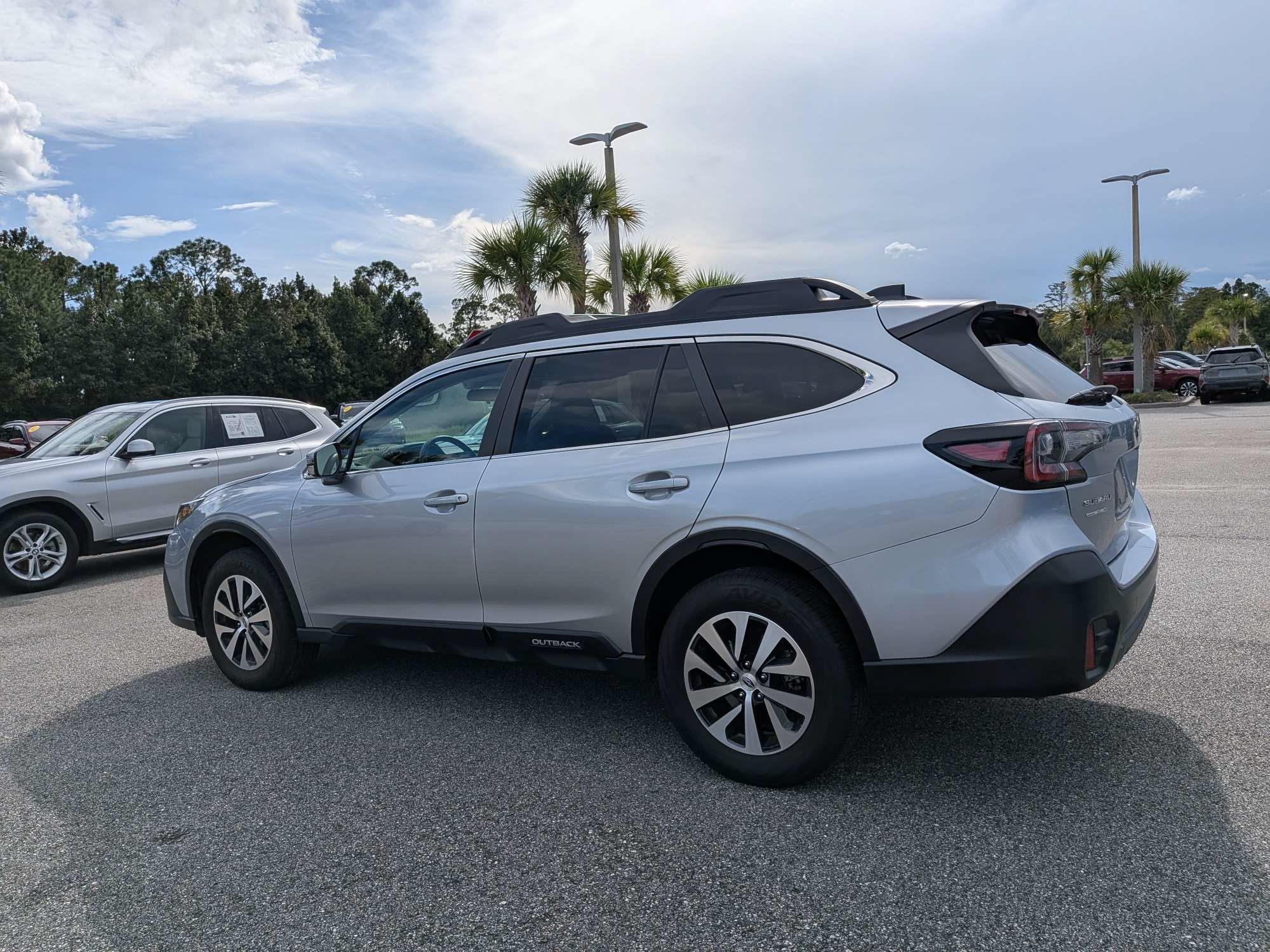 Certified 2022 Subaru Outback Premium AWD/4WD image 6