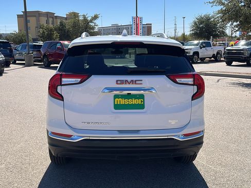 Certified 2024 GMC Terrain SLT image 7