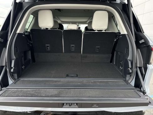 New 2026 Lincoln Navigator Reserve AWD/4WD image 11
