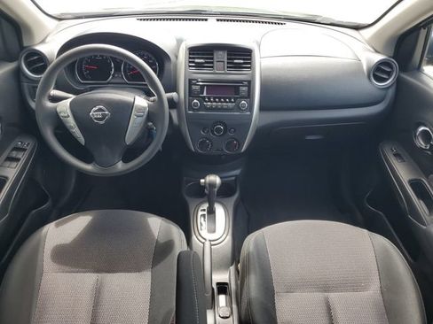 Used 2015 Nissan Versa SV FWD image 3