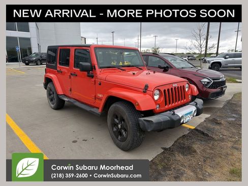 Used 2015 Jeep Wrangler Unlimited Sahara w/ Connectivity Group AWD/4WD image 1