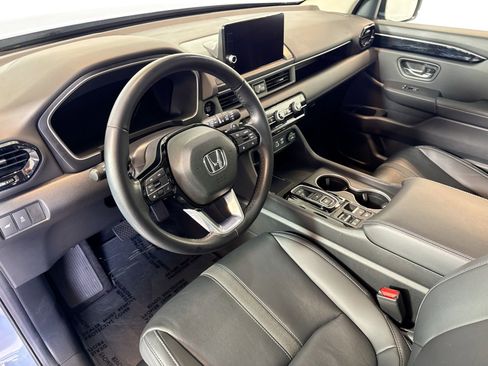 Used 2023 Honda Pilot Touring image 4