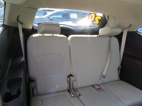 Used 2020 Buick Enclave Essence image 32