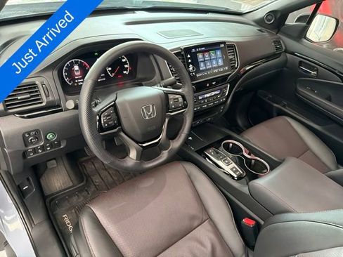 Used 2025 Honda Ridgeline Black Edition image 10