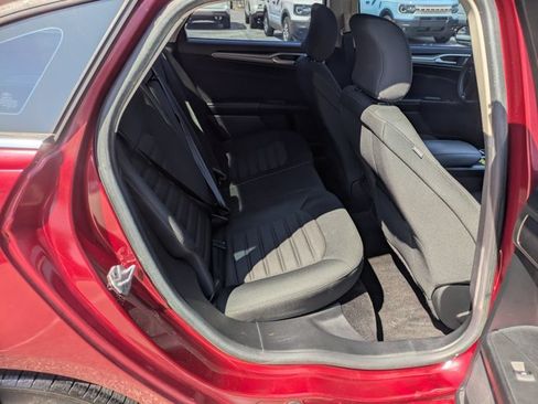 Used 2018 Ford Fusion SE w/ Fusion SE Technology Package FWD image 17