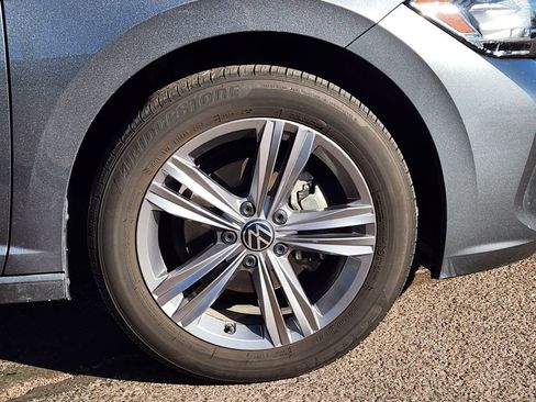 Used 2024 Volkswagen Jetta SE image 29