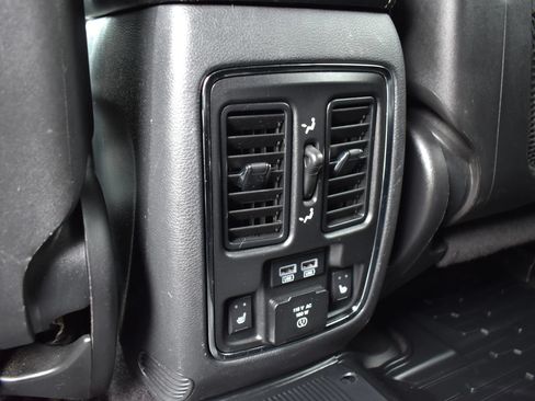 Used 2017 Jeep Grand Cherokee Limited w/ Luxury Group II AWD/4WD image 48