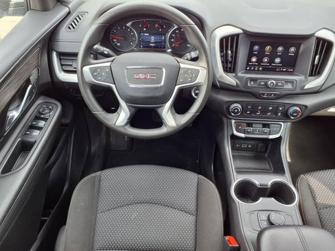 Used 2024 GMC Terrain SLE image 5