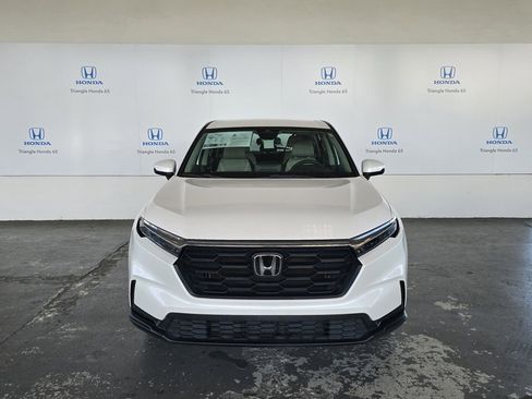 Used 2023 Honda CR-V LX image 2