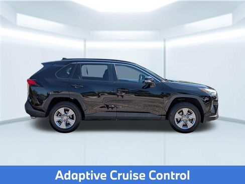 Used 2022 Toyota RAV4 XLE FWD image 9