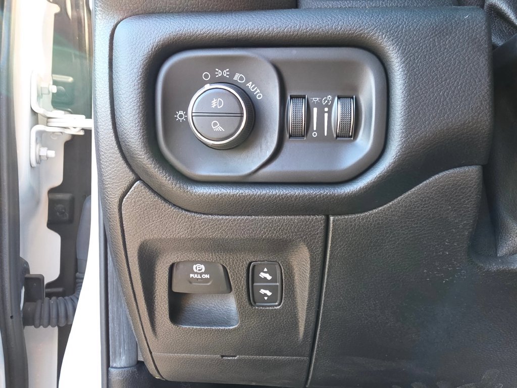 Used 2019 RAM 1500 Big Horn AWD/4WD image 26