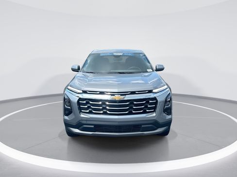 Used 2025 Chevrolet Equinox LT FWD image 3
