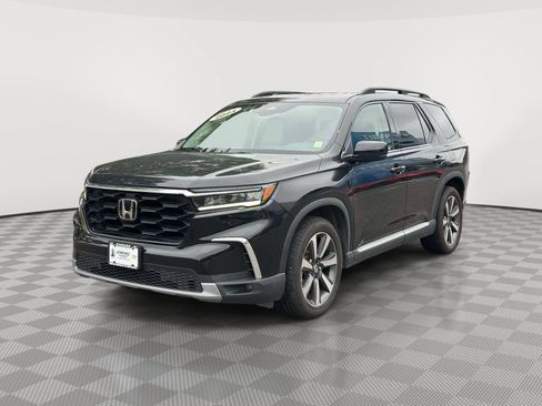 Used 2023 Honda Pilot Touring image 7