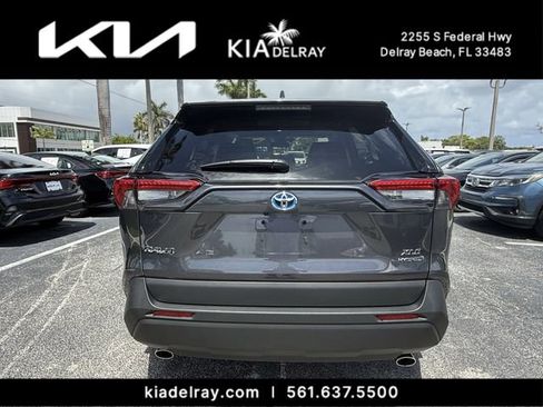 Used 2024 Toyota RAV4 XLE w/ Convenience Package image 4