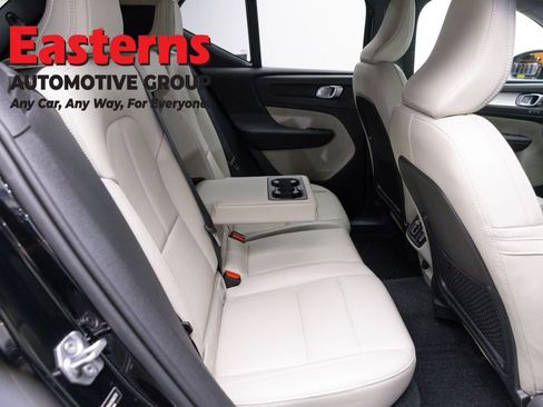 Used 2019 Volvo XC40 T5 Momentum AWD/4WD image 22