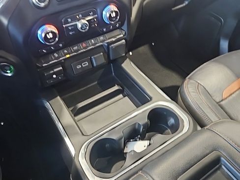 Used 2021 GMC Sierra 1500 AT4 image 32