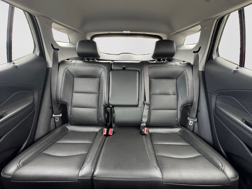 Used 2024 GMC Terrain SLT AWD/4WD image 16