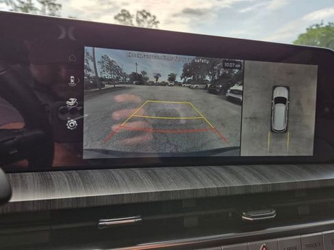 Used 2025 Kia Telluride SX w/ SX Captain's Chair Package FWD image 30