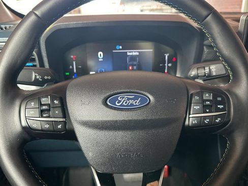 Used 2025 Ford Maverick Lobo AWD/4WD image 30
