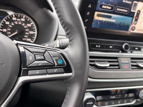 Used 2023 Nissan Altima 2.5 SL image 18