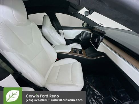 Used 2022 Tesla Model S image 29