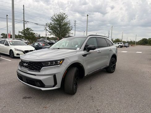 Used 2023 Kia Sorento SX AWD/4WD image 3