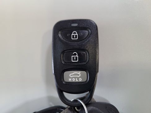 Used 2019 Hyundai Elantra SE w/ Cargo Package FWD image 32