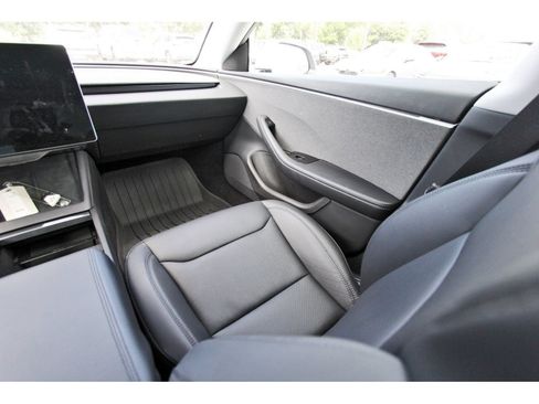 Used 2024 Tesla Model 3 Standard Range RWD image 12