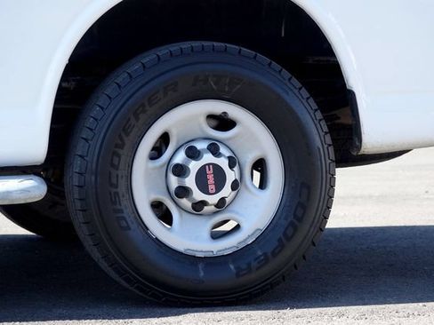 Used 2017 GMC Savana 2500 RWD image 14