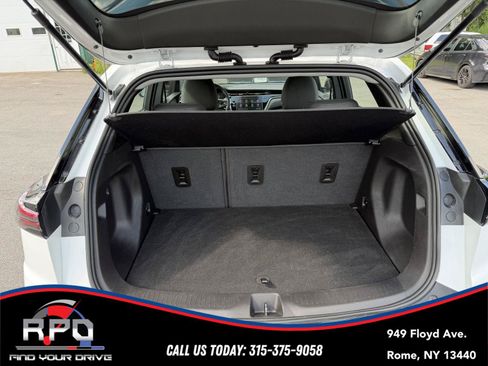 Used 2023 Chevrolet Bolt EUV LT w/ Comfort Package FWD image 22