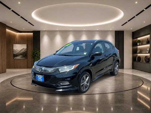 Used 2019 Honda HR-V Touring image 2
