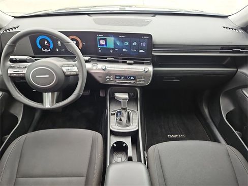 Used 2024 Hyundai Kona SEL image 9