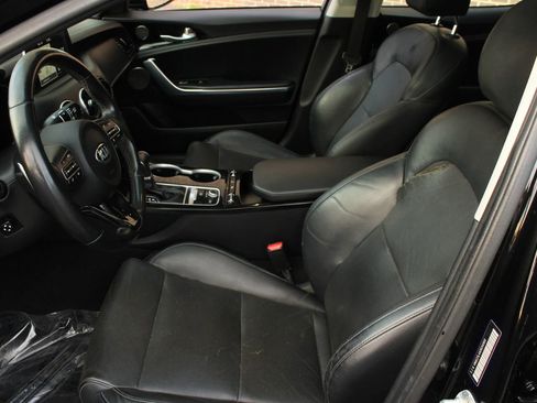 Used 2018 Kia Stinger Premium RWD image 13