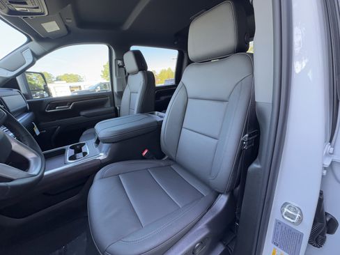 New 2026 GMC Sierra 2500 SLT w/ SLT Premium Package image 16