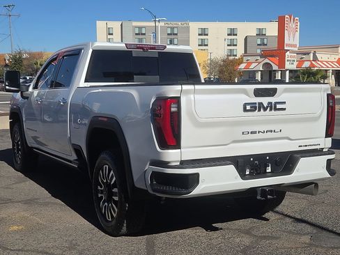 Used 2024 GMC Sierra 2500 Denali Ultimate image 3