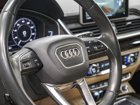 Used 2020 Audi Q5 e Prestige w/ Prestige Package image 21