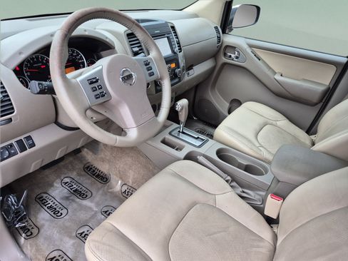 Used 2014 Nissan Frontier SL RWD image 18