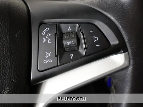 Used 2020 Chevrolet Trax LT w/ LT Convenience Package image 4