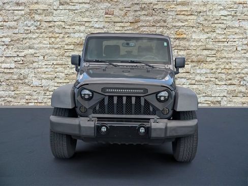 Used 2016 Jeep Wrangler Sport AWD/4WD image 3