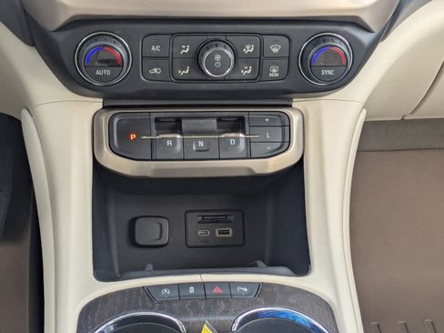 Certified 2021 GMC Acadia Denali w/ Denali Ultimate Package image 22