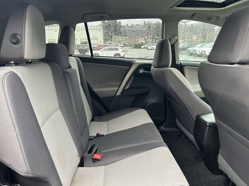 Used 2014 Toyota RAV4 XLE image 14