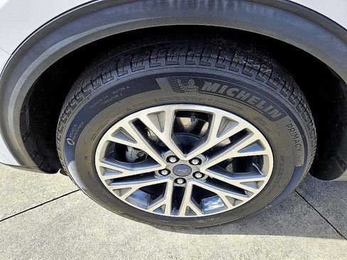 Used 2022 Ford Escape SEL w/ Technology Package image 18