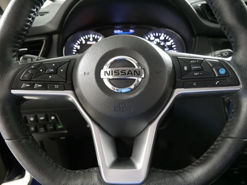 Used 2019 Nissan Rogue SV w/ Premium Package AWD/4WD image 25