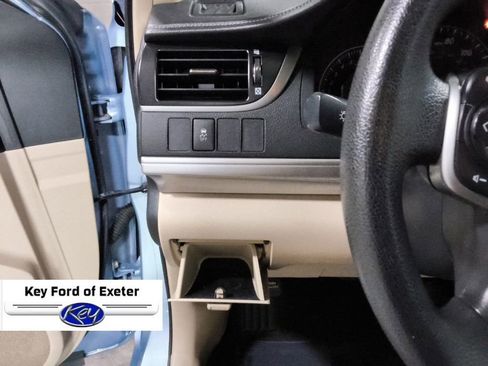 Used 2012 Toyota Camry LE FWD image 31