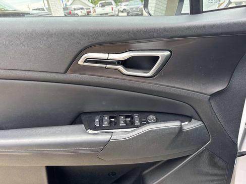 Used 2023 Kia Sportage EX FWD image 19