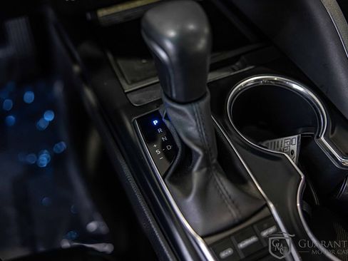 Used 2020 Toyota Camry XLE image 30