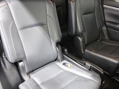 Used 2018 Toyota Highlander Limited Platinum AWD/4WD image 27