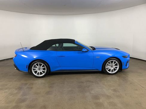 Used 2025 Ford Mustang GT Premium image 7