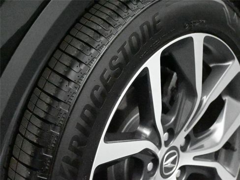 Certified 2023 Acura MDX SH-AWD w/ Technology Package image 12